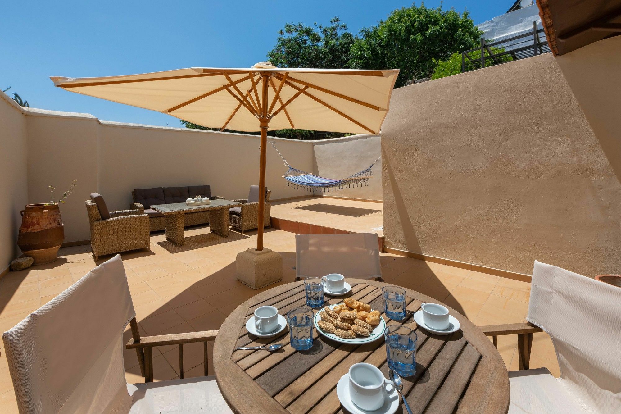 Loutra House *